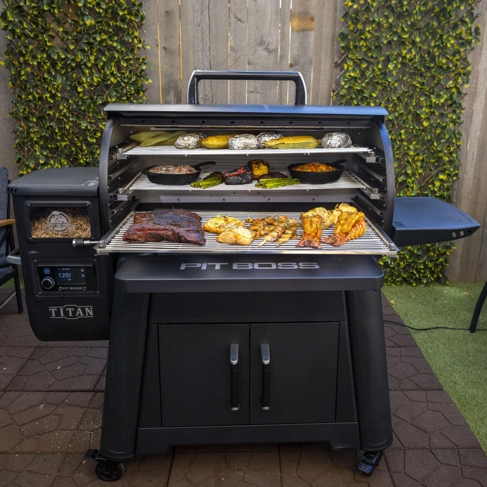 Pit Boss Competition Series Titan 1600 Wood Pellet Grill - Free 6-Piece Cast Iron Cooking Set Included