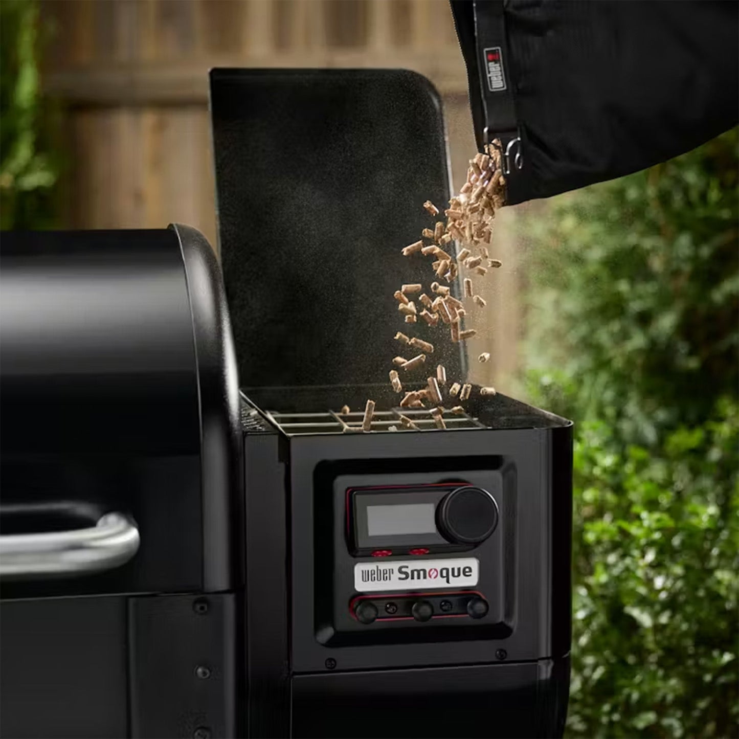Weber Smoque Pellet Smoker