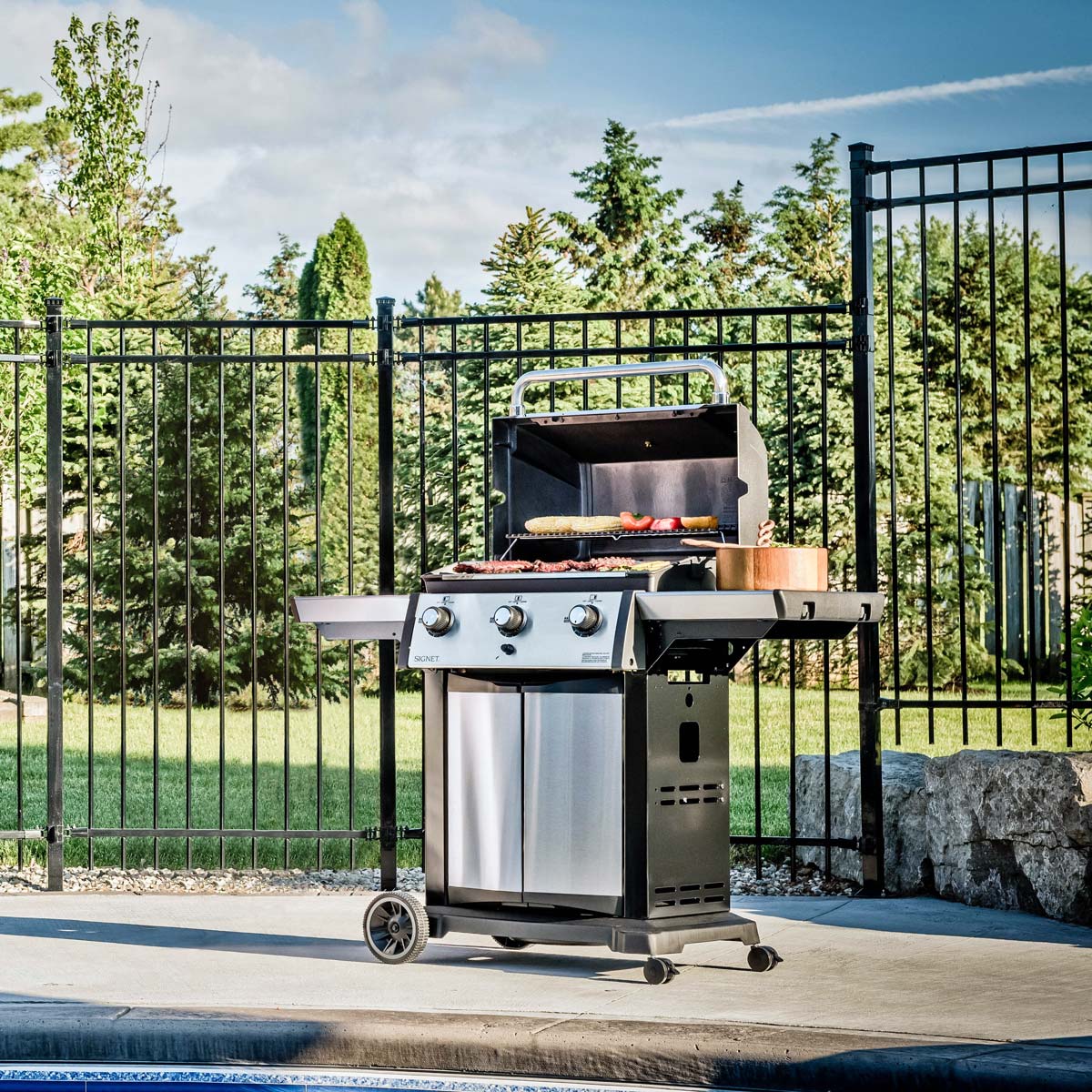 Broil King Signet 320 Gas BBQ
